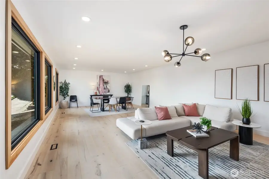 3205 25th Avenue W, Seattle, WA 98199 - Image #3