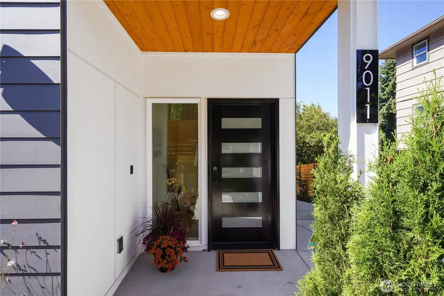 9011 14th Avenue Sw, Seattle, WA 98106 - Image #2