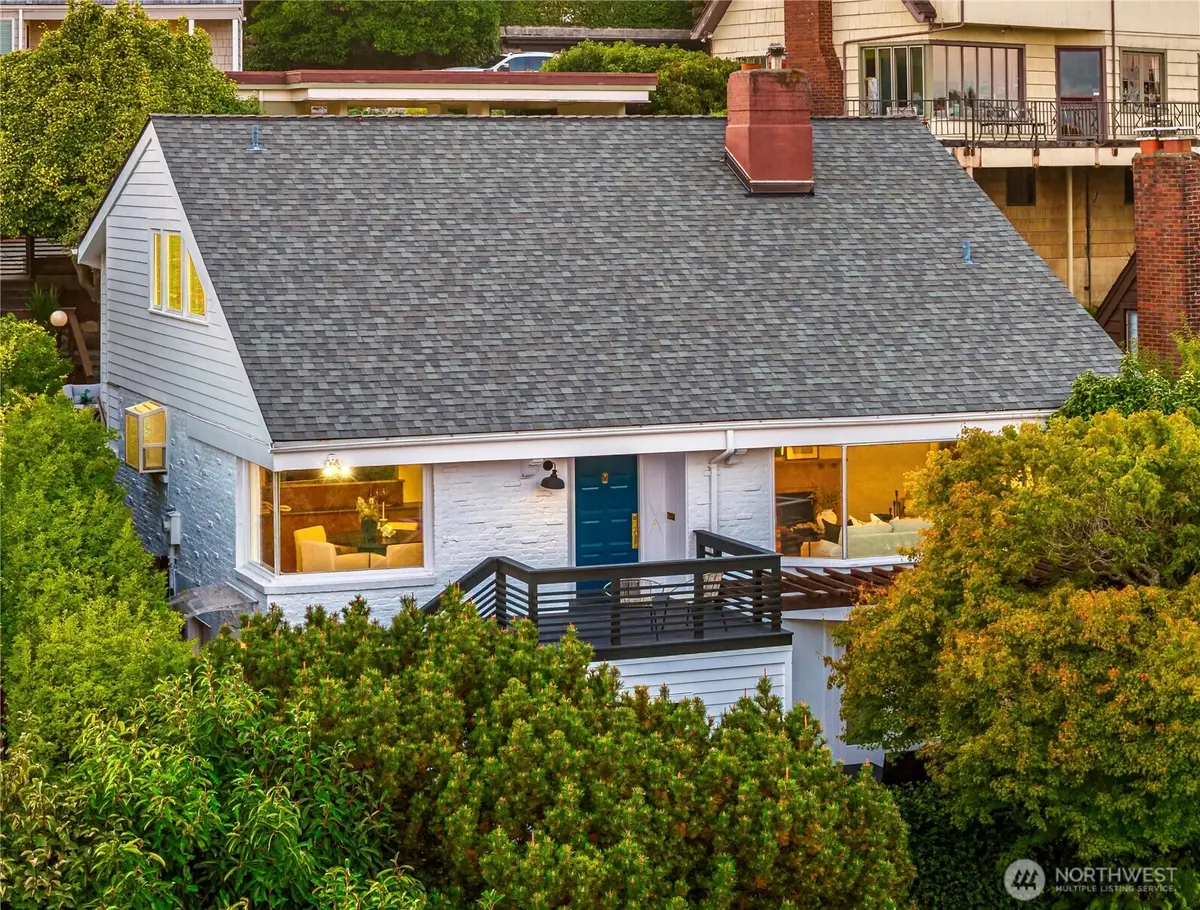 2439 36th Avenue W, Seattle, WA 98199 - Image #1