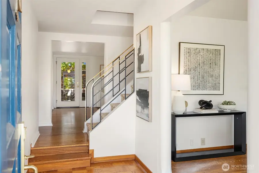 2439 36th Avenue W, Seattle, WA 98199 - Image #3