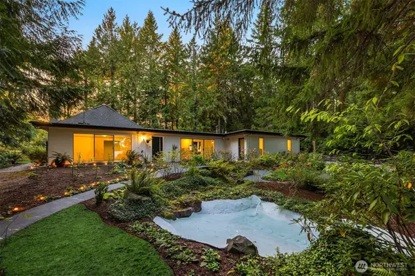 10825 Brownsville Highway Ne, Poulsbo, WA 98370