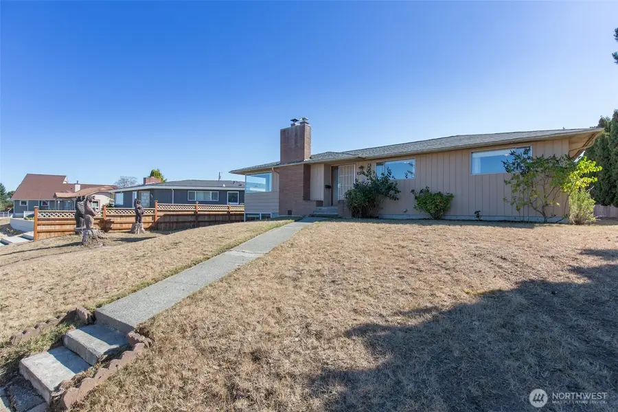 124 Fogarty Avenue, Port Angeles, WA 98362 - Image #2