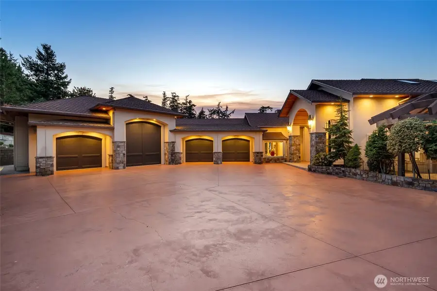 4002 Oakes Avenue, Anacortes, WA 98221 - Image #2