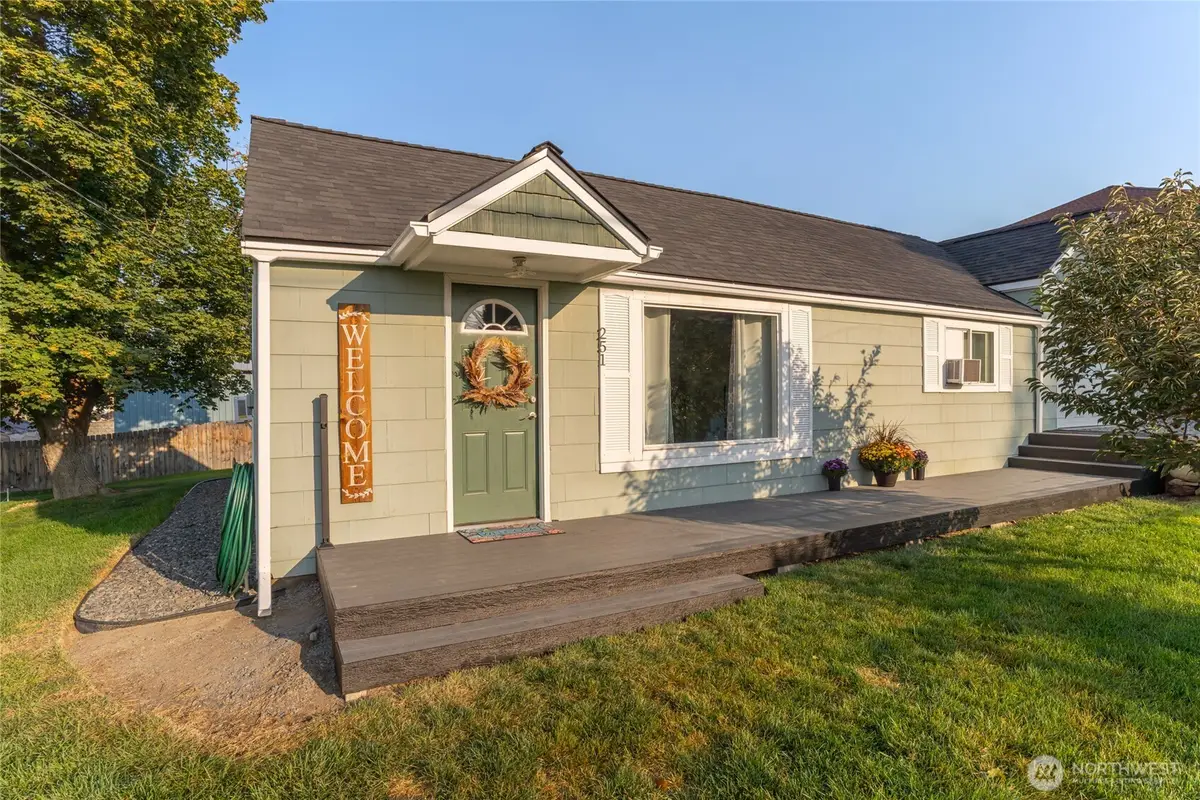 251 Rimrock Way, East Wenatchee, WA 98802 - Image #1