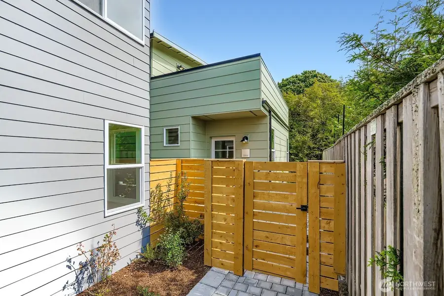 8814 41st Avenue Sw, Seattle, WA 98136 - Image #2