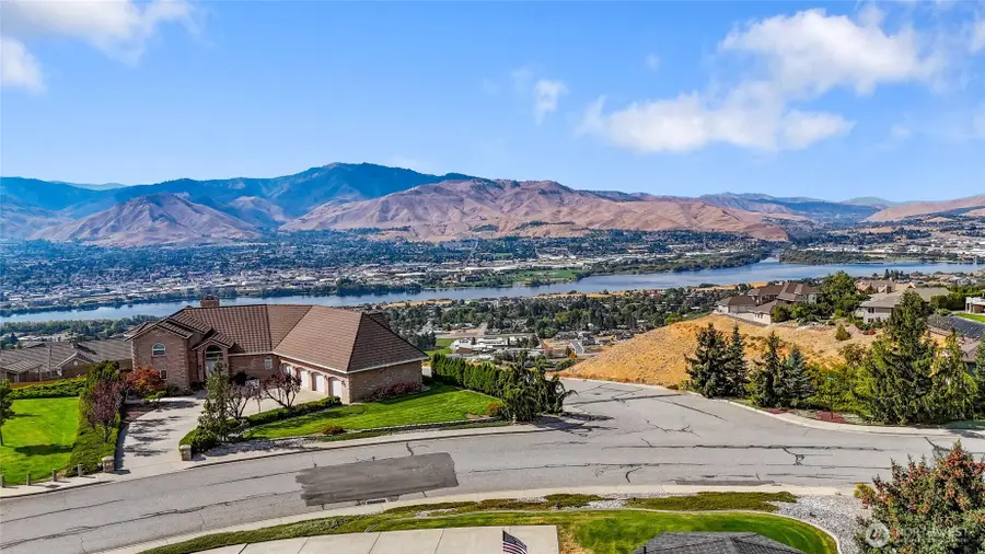 2327 Grand Avenue, East Wenatchee, WA 98802 - Image #2