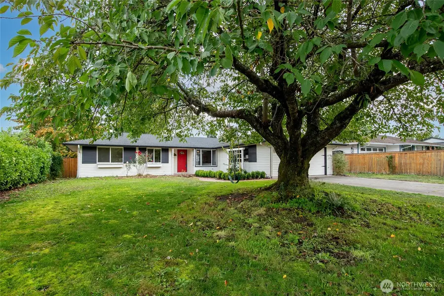 1919 Clovercrest Street, Enumclaw, WA 98022 - Image #2