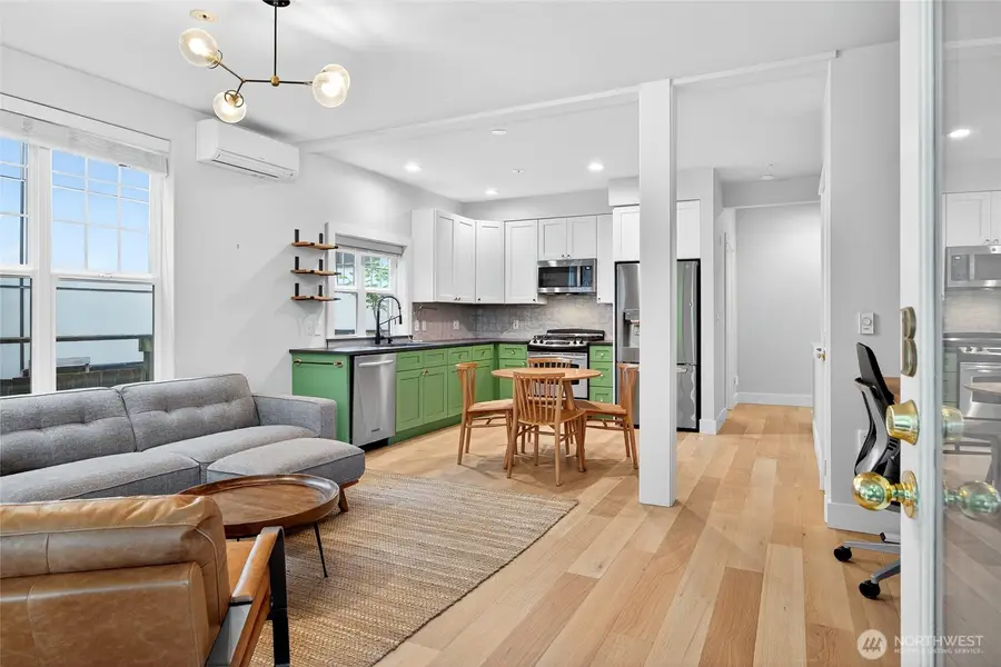 414 Malden Avenue E #B, Seattle, WA 98112 - Image #2