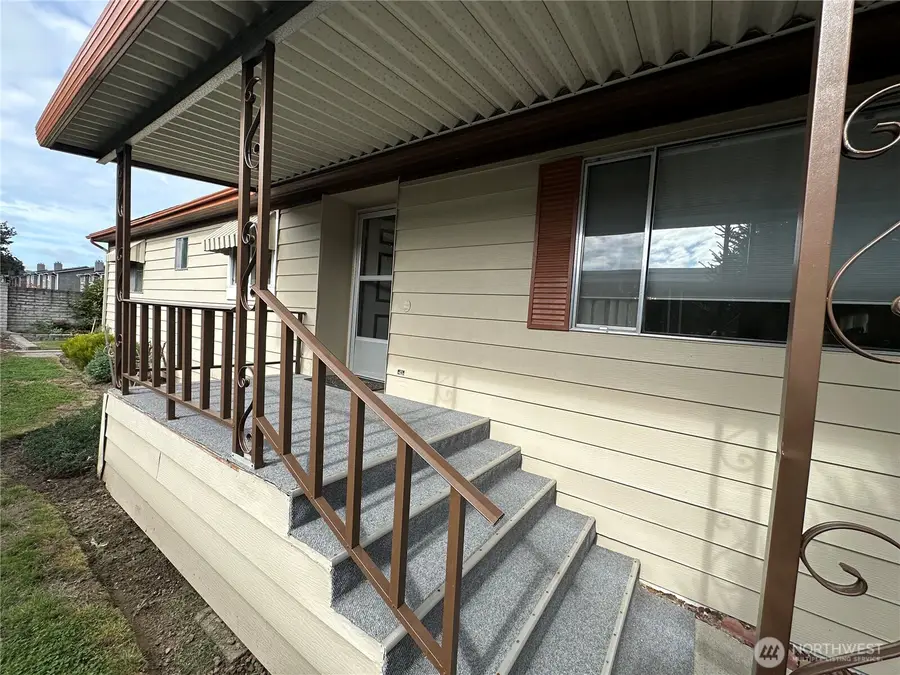 1402 22nd Street Ne #27, Auburn, WA 98002 - Image #2