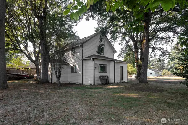 565 Mcnaught Road S #1 & 2, Roy, WA 98580