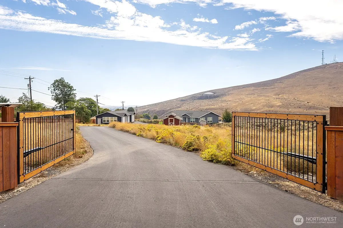 435 Maringo Road, Ephrata, WA 98823 - Image #1