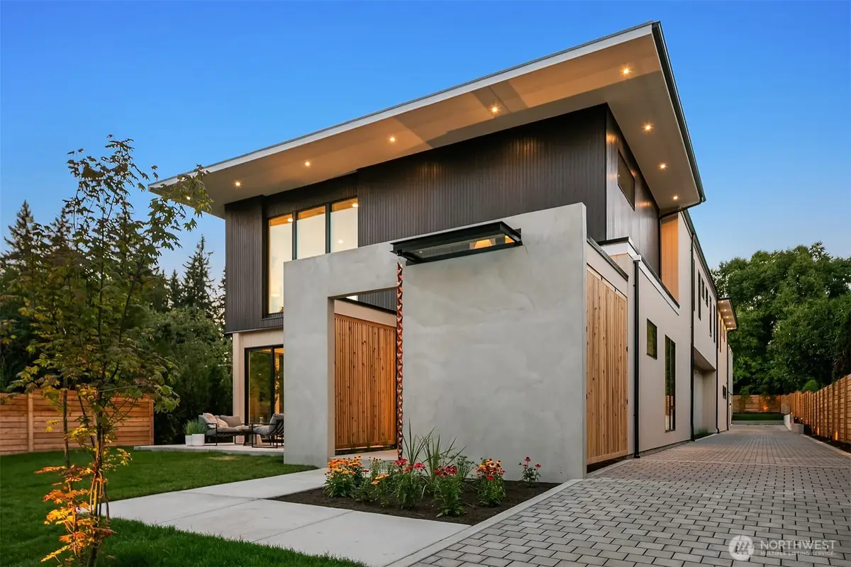 7626 NE 10th Street, Medina, WA 98039 - Image #1