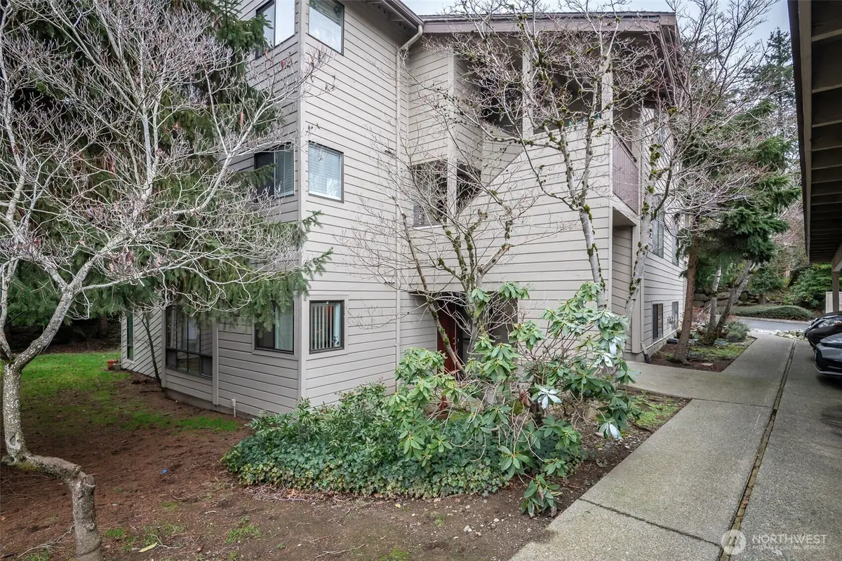 15141 Sunwood Boulevard #EE11, Tukwila, WA 98188 - Image #1