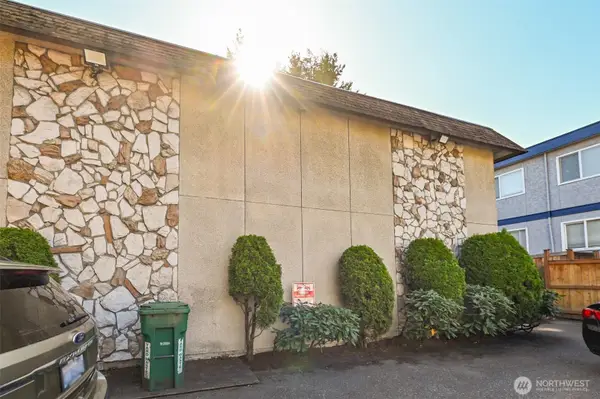 719 N 85th Street, Seattle, WA 98103