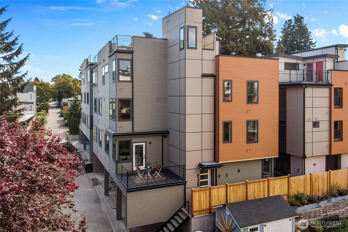 6546 Latona Avenue Ne, Seattle, WA 98115 - Image #1