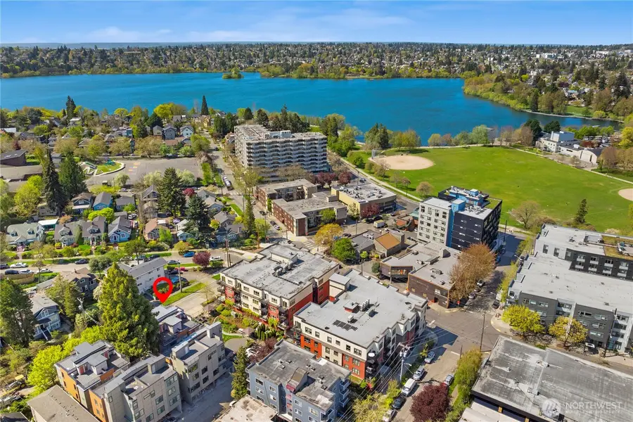6546 Latona Avenue Ne, Seattle, WA 98115 - Image #3