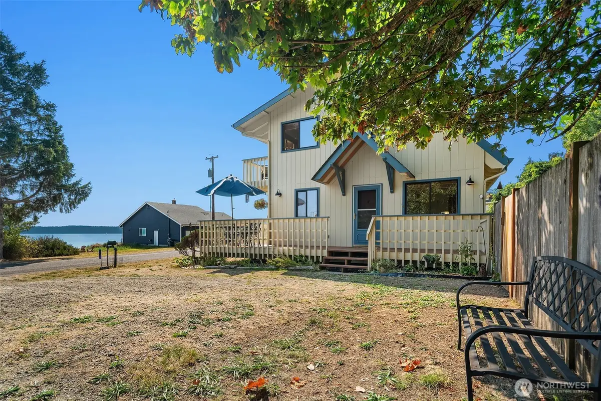 27523 SW Sandy Shores Drive, Vashon, WA 98070 - Image #1