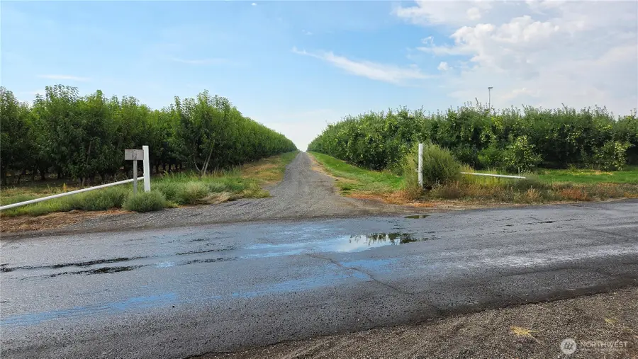 10086 NW Rd U.7, Quincy, WA 98848 - #2