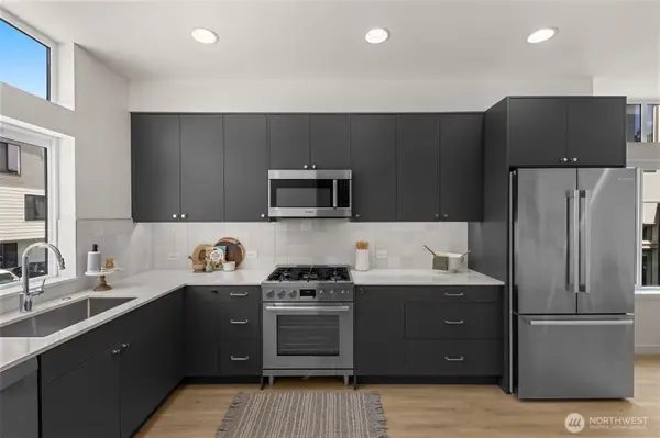 8337 12th Avenue Nw, Seattle, WA 98117