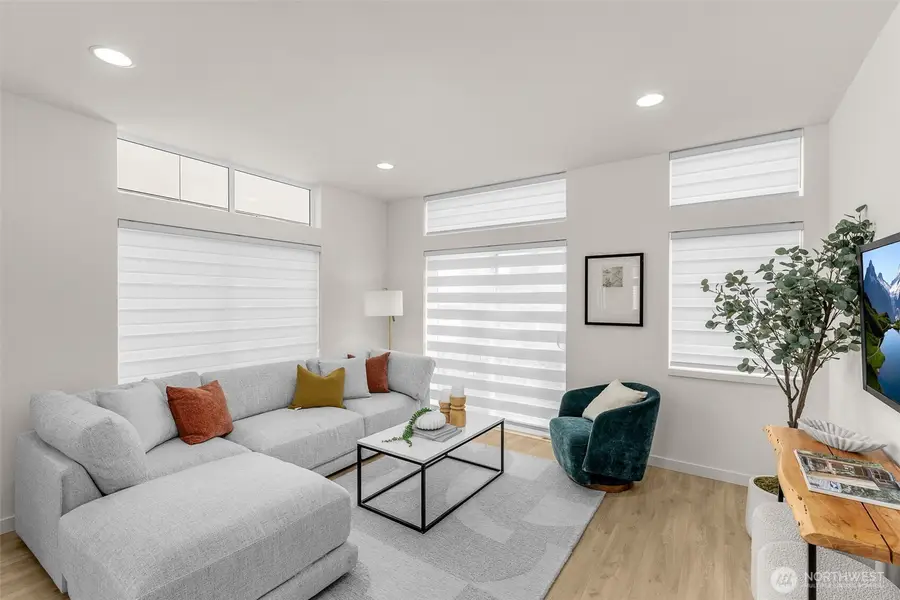 8337 12th Avenue Nw, Seattle, WA 98117 - Image #2