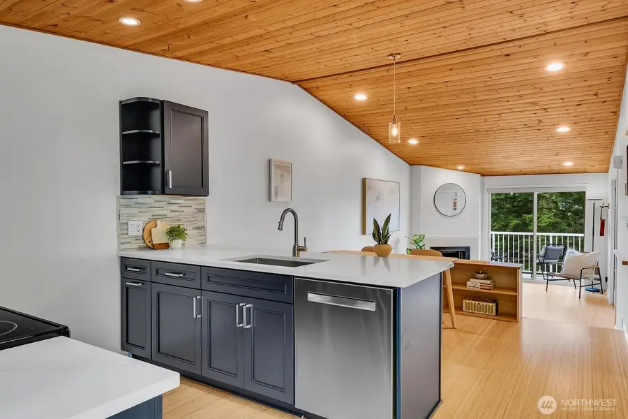 9484 Redmond-woodinville Rd Ne #C-305, Redmond, WA 98052 - Image #2