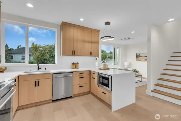 6402 Fauntleroy Way Sw, Seattle, WA 98136