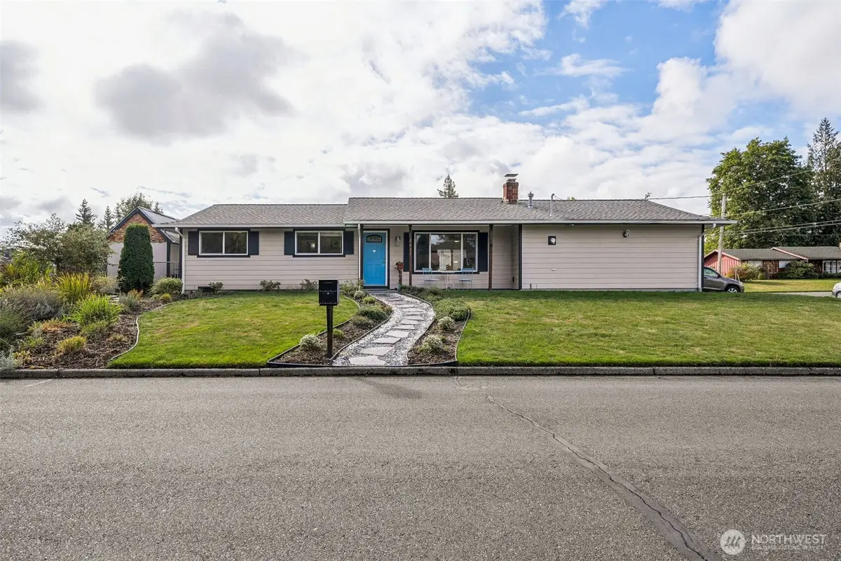 2632 Cascade Ave, Enumclaw, WA 98022 - Image #1