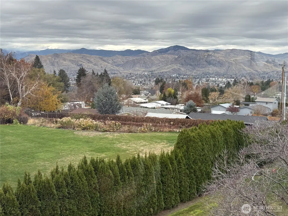 1352 Eastmont Avenue #15, East Wenatchee, WA 98802 - Image #1