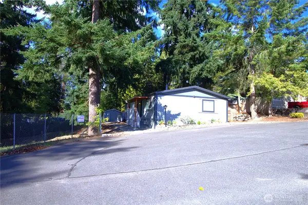 2402 S 370th Place, Federal Way, WA 98003