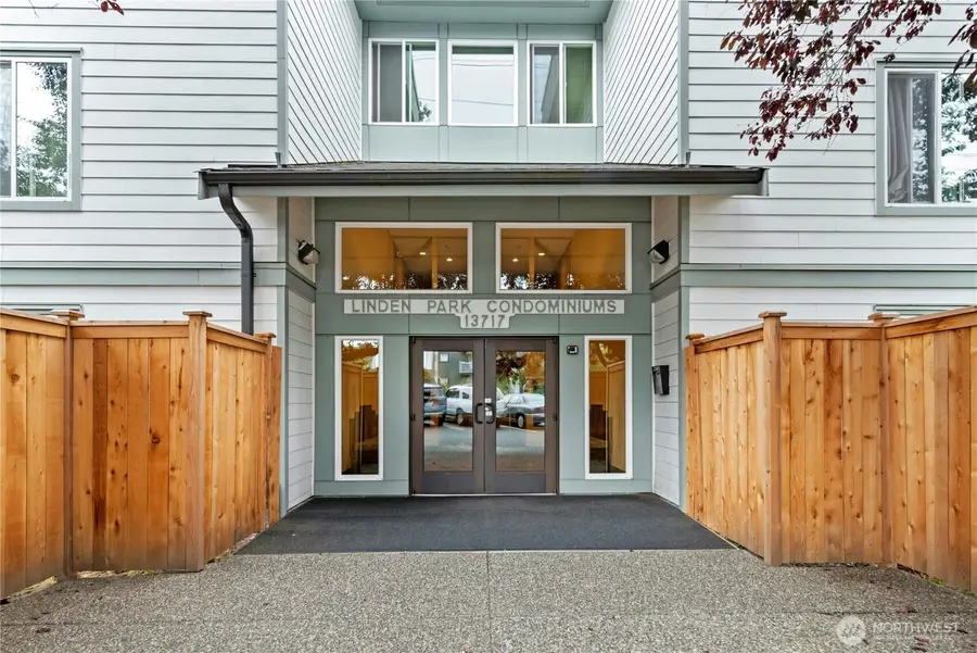 13717 Linden Avenue N #313, Seattle, WA 98133 - Image #2