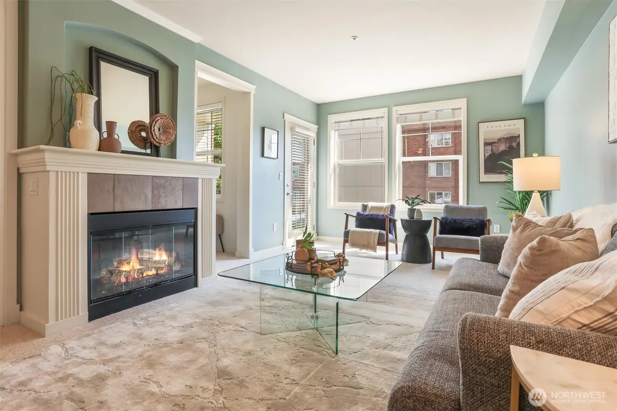 530 4th Avenue W #206, Seattle, WA 98119 - Image #1