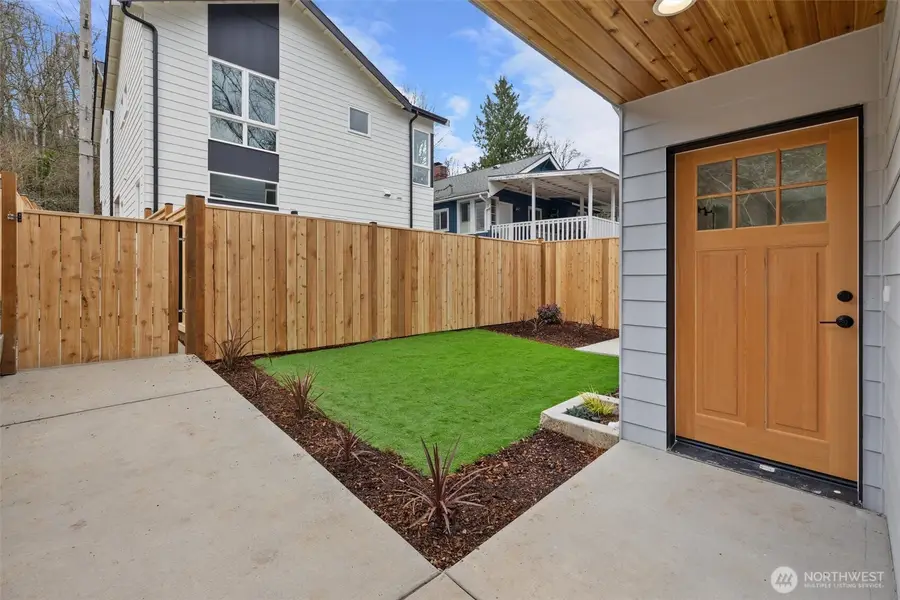 5984 26th Avenue Sw #C, Seattle, WA 98106 - Image #2