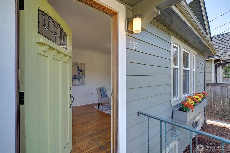 737 N 80th Street, Seattle, WA 98103 - Image #2