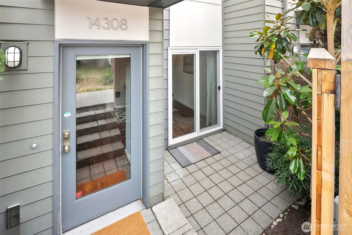 14308 Midvale Avenue N, Seattle, WA 98133 - Image #1