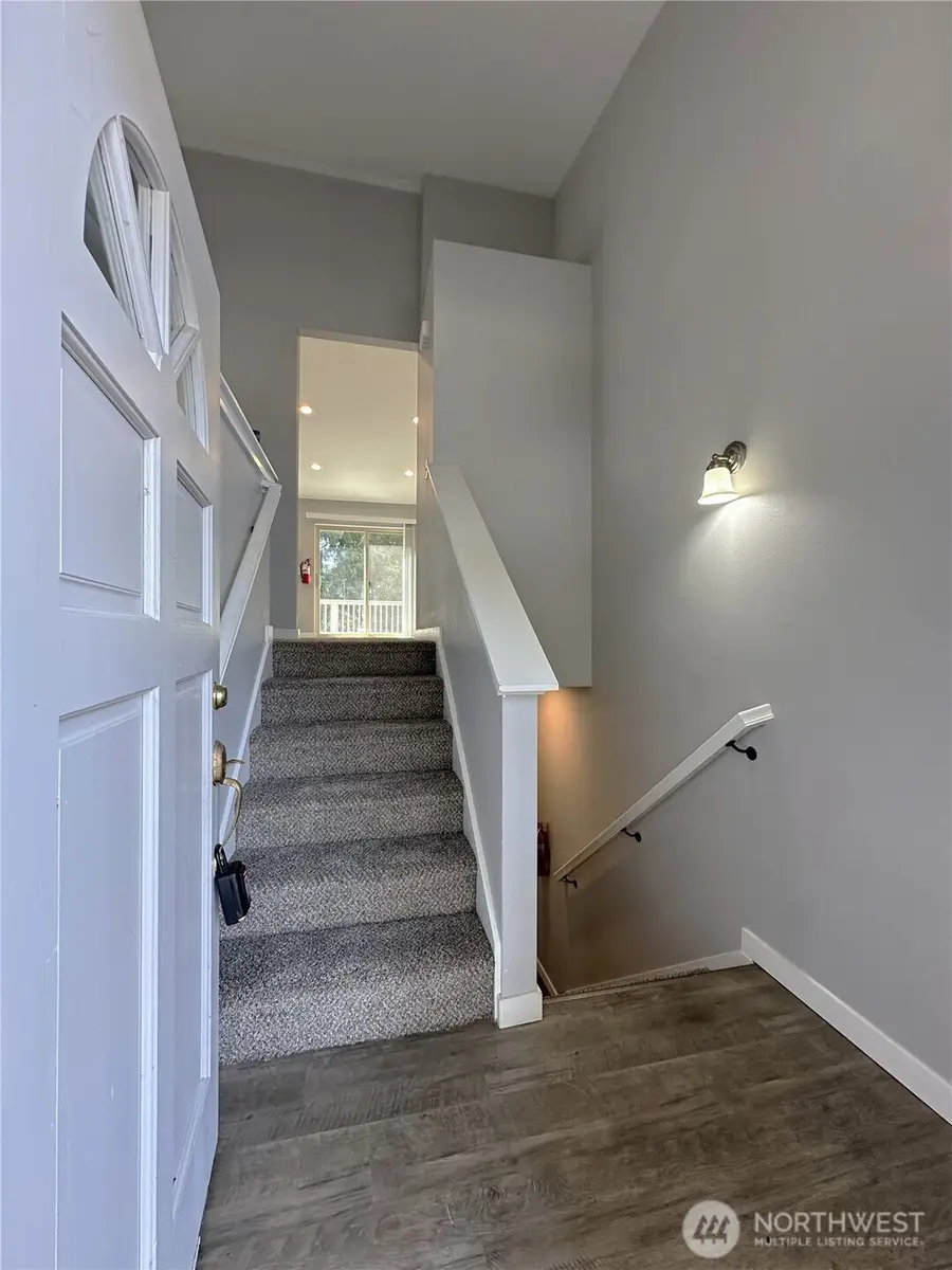 12025 Phinney Avenue N, Seattle, WA 98133 - Image #2