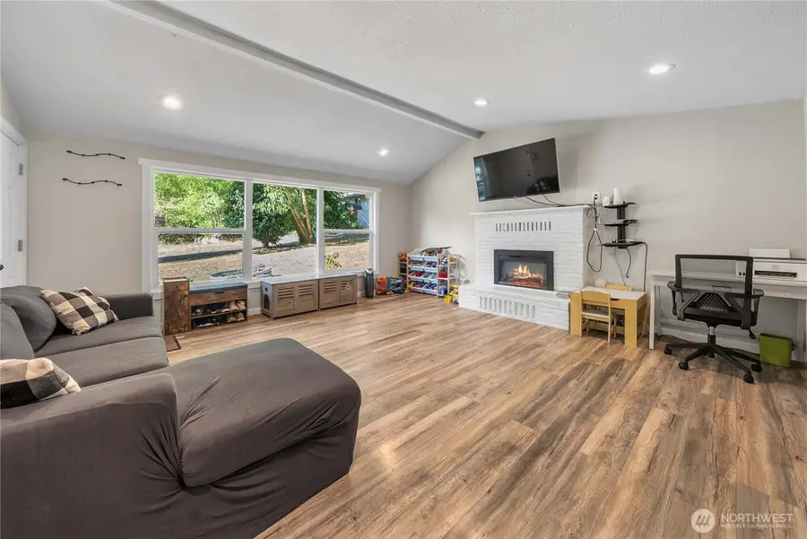 1251 S 230th Street, Des Moines, WA 98198 - Image #3