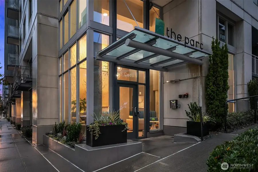 76 Cedar St #405, Seattle, WA 98121 - Image #2