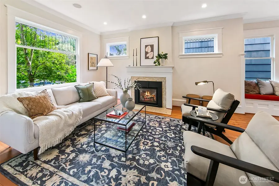 3879 44th Avenue Ne, Seattle, WA 98105 - Image #2