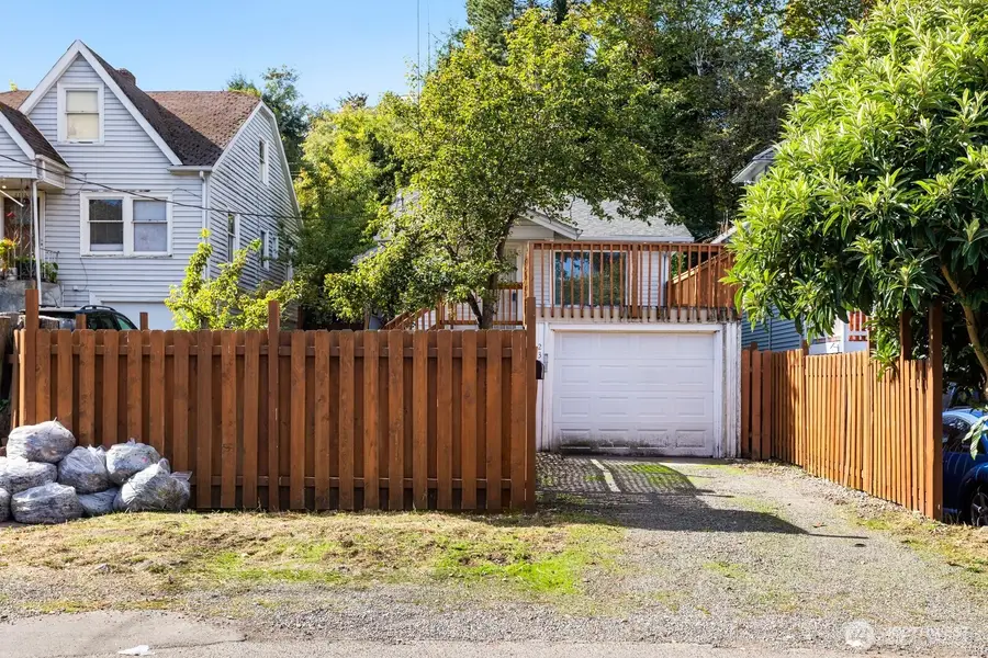 2305 24th Avenue S, Seattle, WA 98144 - Image #2