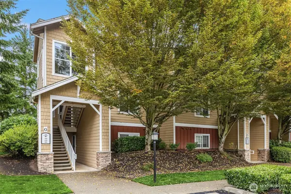 710 240th Way Se #G201, Sammamish, WA 98074