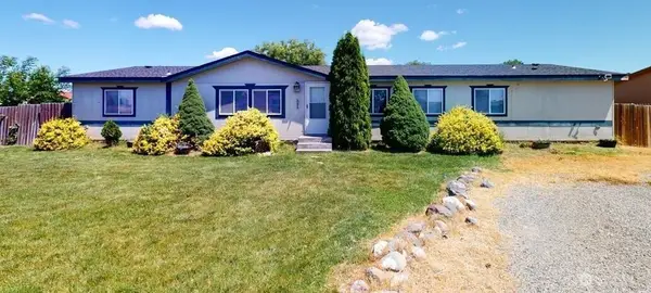 97 Columbia Road, Burbank, WA 99323