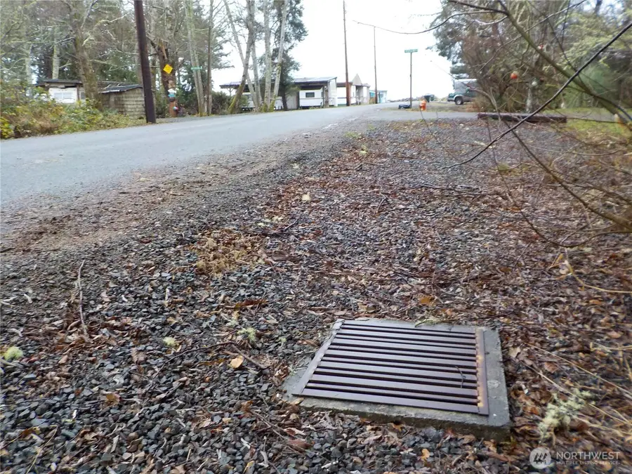 12 Third St W #A, Chinook, WA 98614 - Image #3