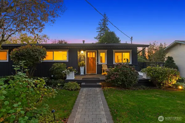 19811 11th Avenue Nw, Shoreline, WA 98177