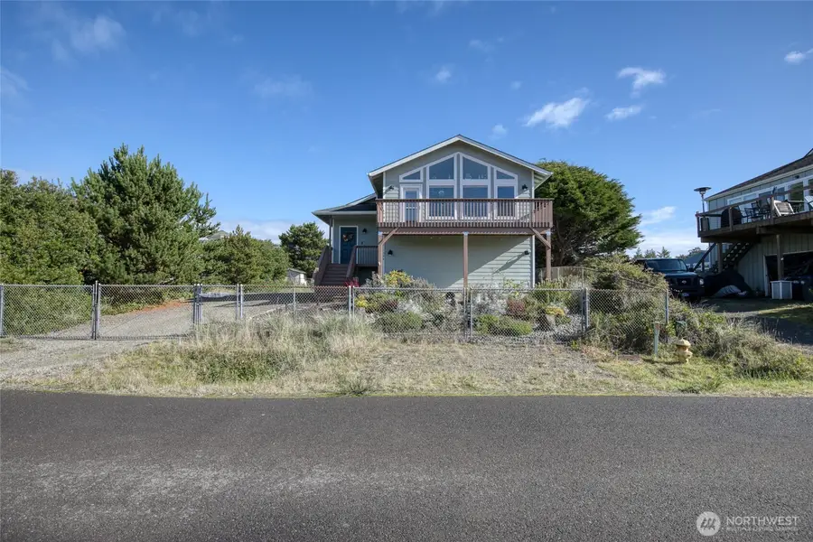 544 Sand Dune Avenue Sw, Ocean Shores, WA 98569 - Image #2