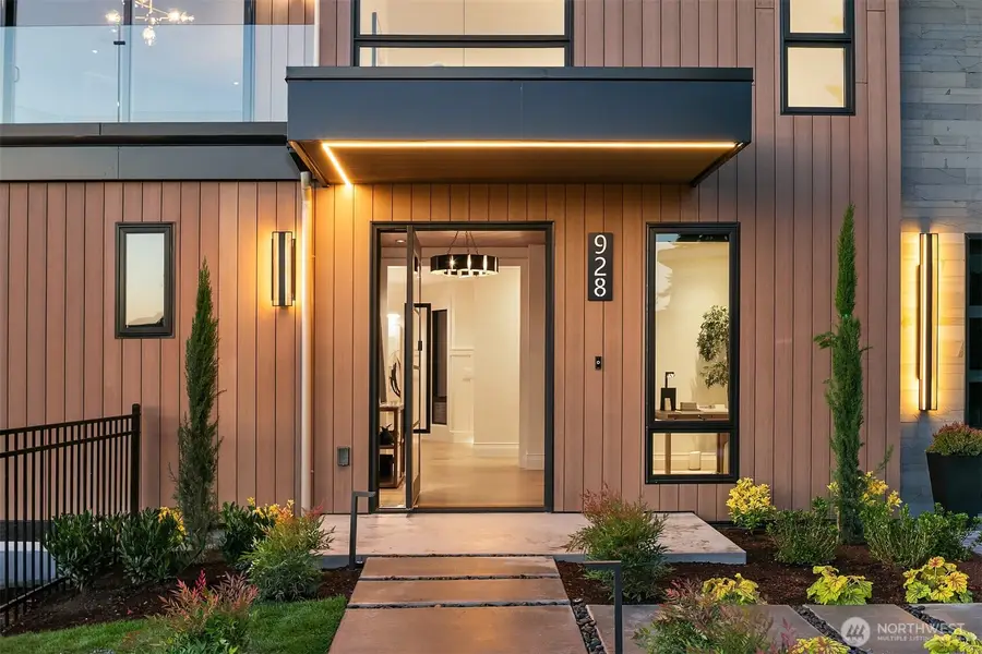 928 18th Avenue W, Kirkland, WA 98033 - Image #2