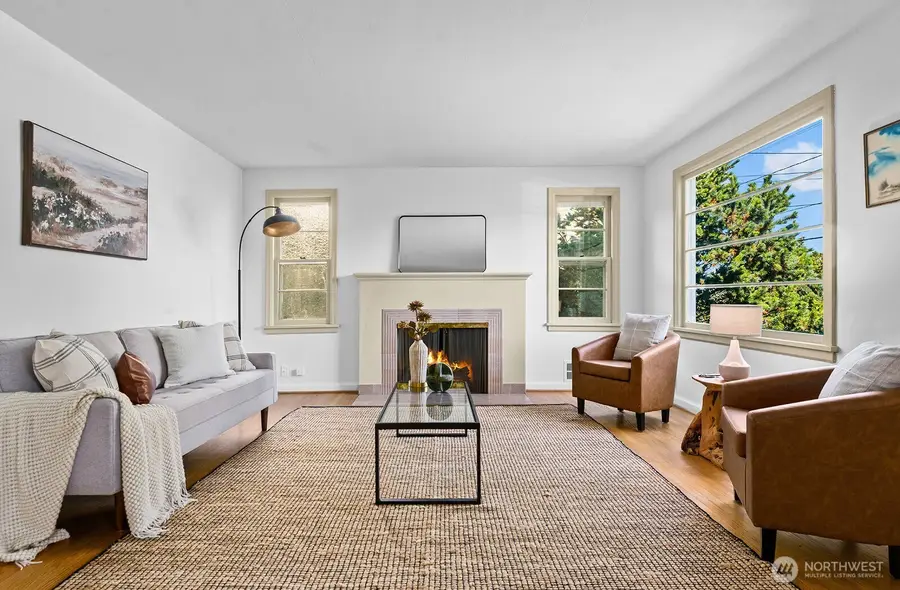 3021 37th Avenue Sw, Seattle, WA 98126 - Image #3