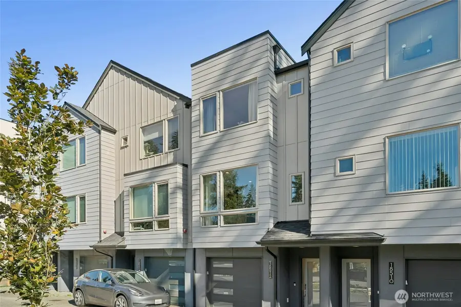 18512 Wallingford Avenue N, Shoreline, WA 98133 - Image #2