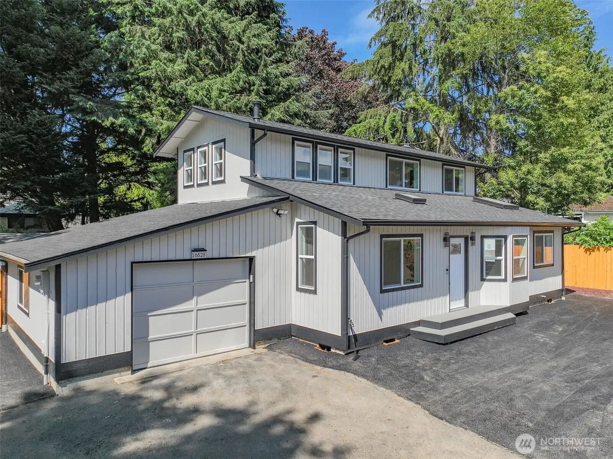 16828 Ambaum Boulevard S, Burien, WA 98148 - Image #1