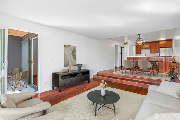 3601 24th Avenue W #207, Seattle, WA 98199