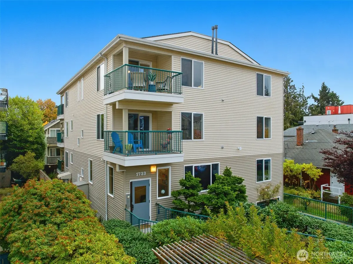 1733 NW 59th Street #301, Seattle, WA 98107 - Image #1